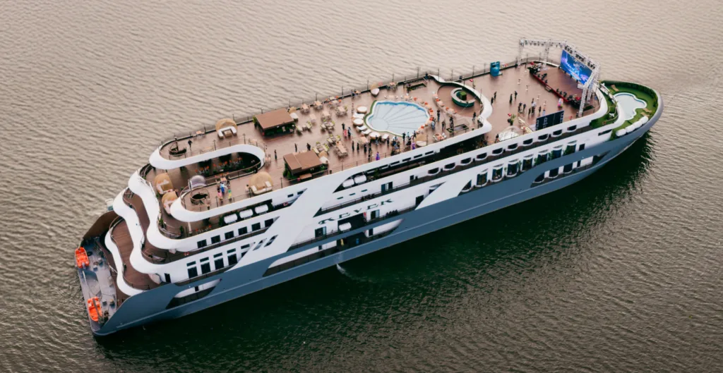 REVER CRUISE nhận giải danh giá “Best Luxury Event & Dining Cruise of the Year” tại Robb Report Best of the Best - Du thuyền Sài Gòn REVER Cruises