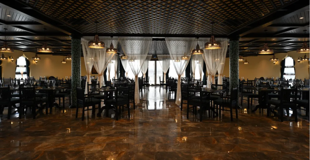 Sảnh tiệc REVERABAT - Du thuyền Sài Gòn REVER Cruises Sảnh tiệc REVERABAT - Du thuyền Sài Gòn REVER Cruises