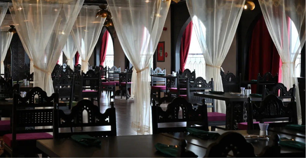 Sảnh tiệc REVERANGA - Du thuyền Sài Gòn REVER Cruises