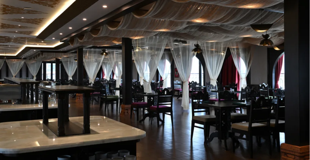 Sảnh tiệc REVERANGA - Du thuyền Sài Gòn REVER Cruises