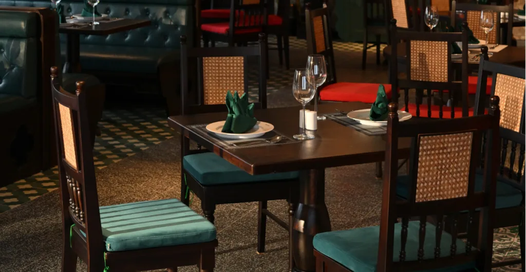 Sảnh tiệc REVERYUN - Du thuyền Sài Gòn REVER Cruises Sảnh tiệc REVERYUN - Du thuyền Sài Gòn REVER Cruises