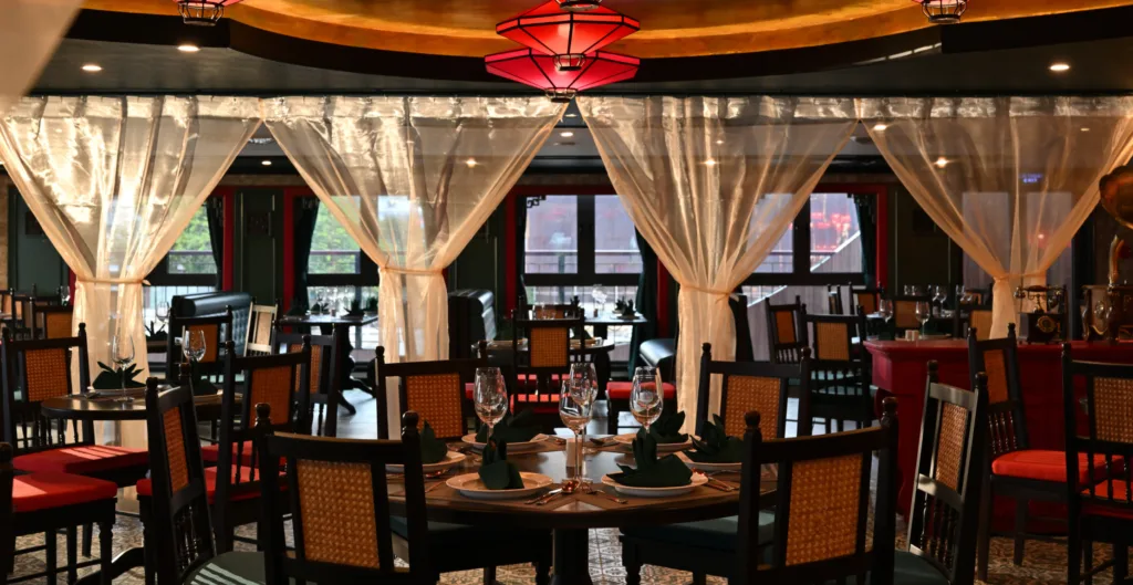 Ẩm thực - Du thuyền Sài Gòn REVER Cruises