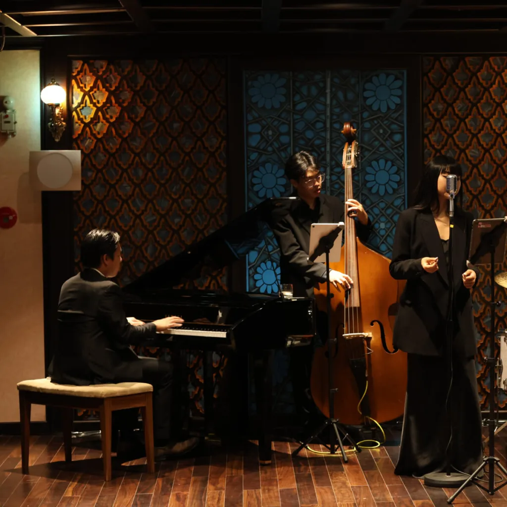 Sảnh tiệc REVERANGA - Du thuyền Sài Gòn REVER Cruises