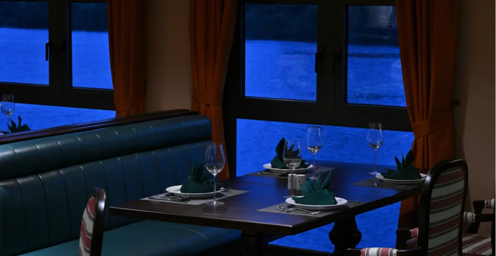 Sảnh tiệc REVERIGAS - Du thuyền Sài Gòn REVER Cruises Sảnh tiệc REVERIGAS - Du thuyền Sài Gòn REVER Cruises