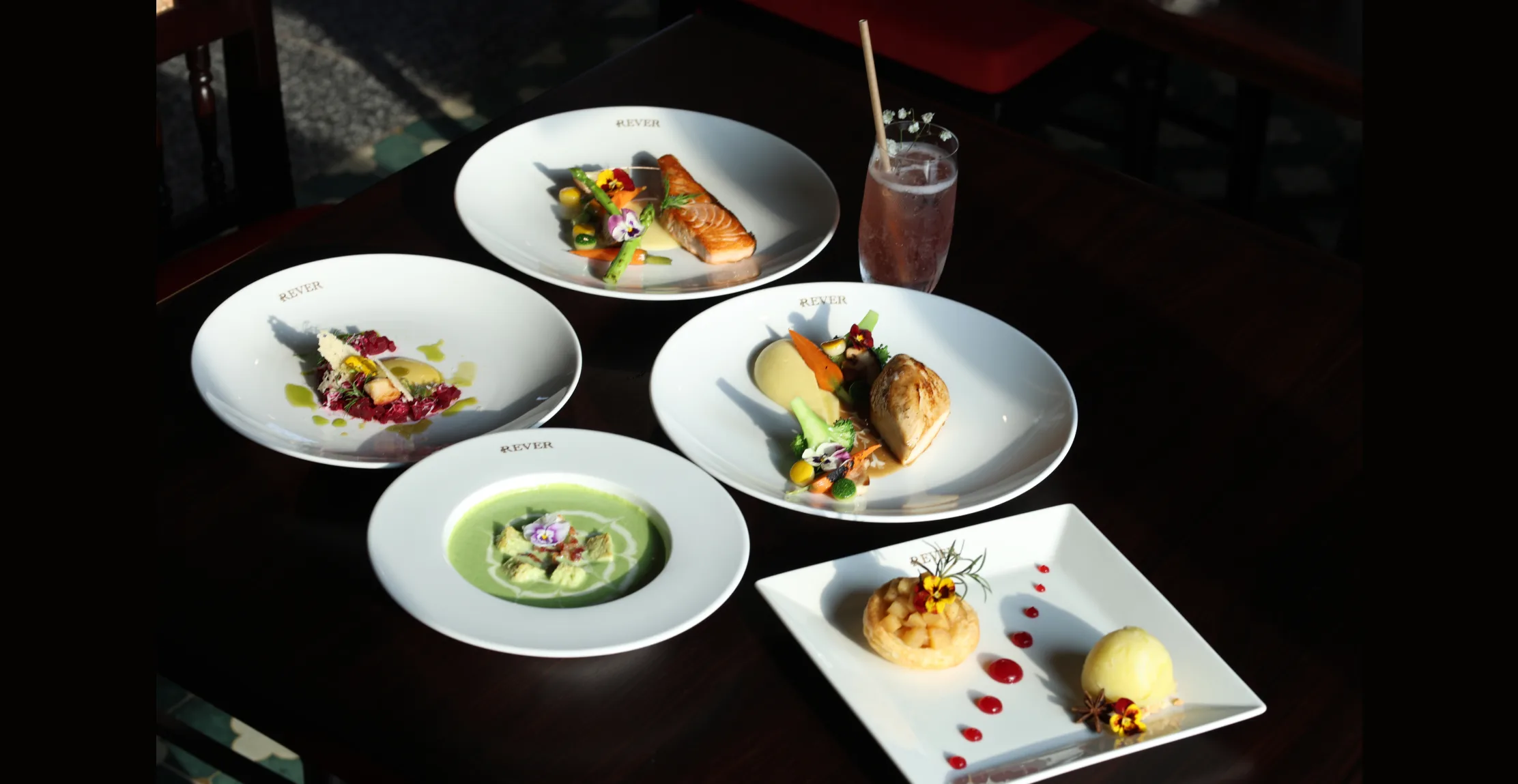 Ẩm thực - Du thuyền Sài Gòn REVER Cruises