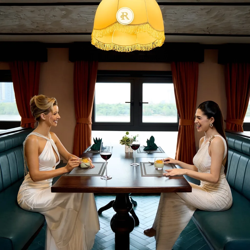 MISS COSMO x REVER | Khi văn hóa và ẩm thực hòa làm một - Du thuyền Sài Gòn REVER Cruises