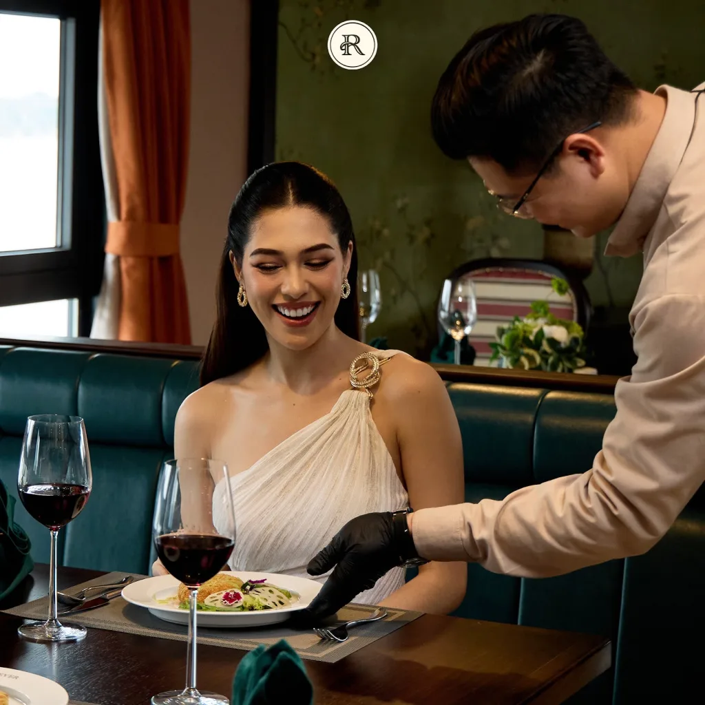 MISS COSMO x REVER | Khi văn hóa và ẩm thực hòa làm một - Du thuyền Sài Gòn REVER Cruises