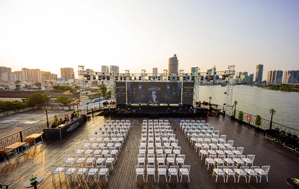 REVER CRUISE HONORED WITH “BEST FASHION EVENT SPACE OF THE YEAR” AT SR FASHION AWARDS 2026 - REVER Cruises saigon REVER CRUISE HONORED WITH “BEST FASHION EVENT SPACE OF THE YEAR” AT SR FASHION AWARDS 2026 - REVER Cruises saigon