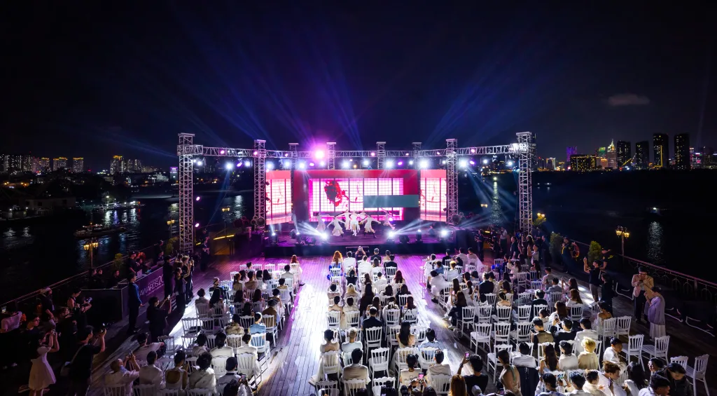 REVER CRUISE HONORED WITH “BEST FASHION EVENT SPACE OF THE YEAR” AT SR FASHION AWARDS 2026 - REVER Cruises saigon REVER CRUISE HONORED WITH “BEST FASHION EVENT SPACE OF THE YEAR” AT SR FASHION AWARDS 2026 - REVER Cruises saigon
